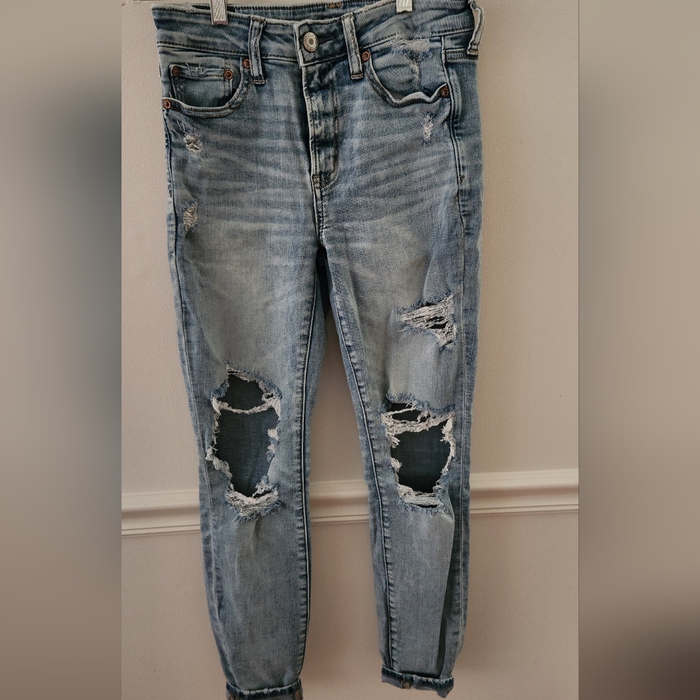 American Eagle Distressed Light Blue Women's Jeans